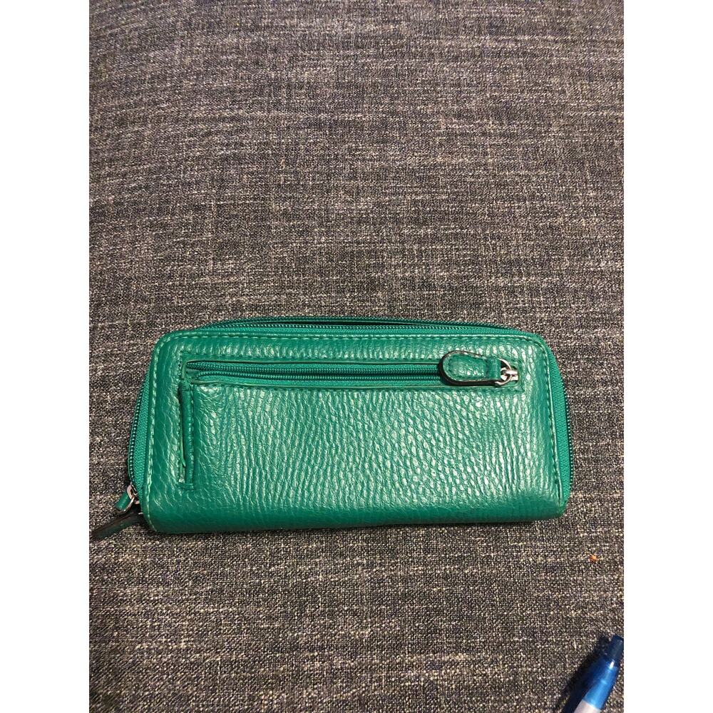 Kelley, green wallet/credit card/checkbook holder 4 x 8 x 1